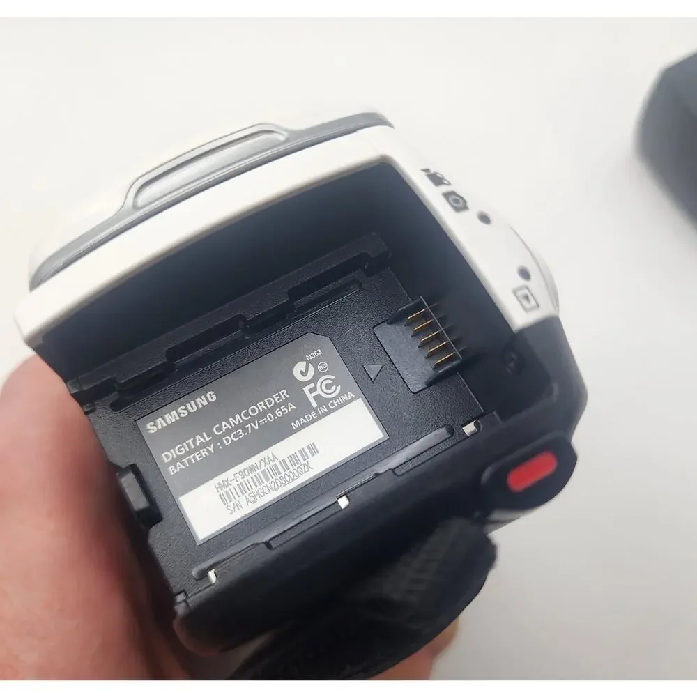 Samsung HMX-F90 HD Camcorder + New Battery, Charger, Memory Card, Manual, etc